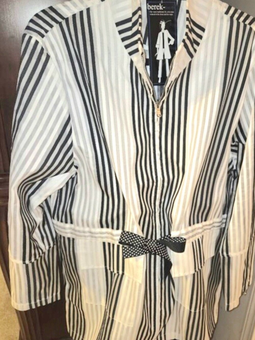 Sale! Berek Designer White Black Shine Top